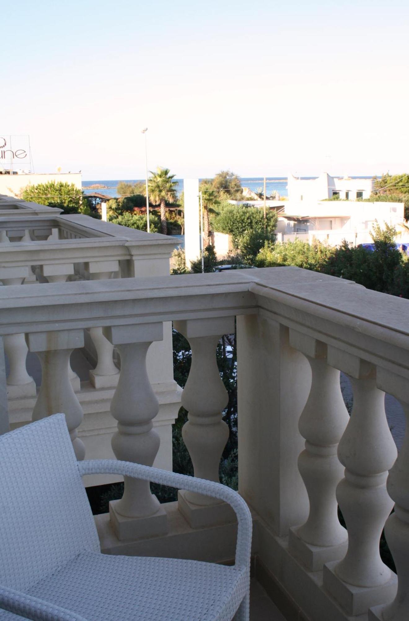 Le Dune Suite Hotel Porto Cesareo Bagian luar foto